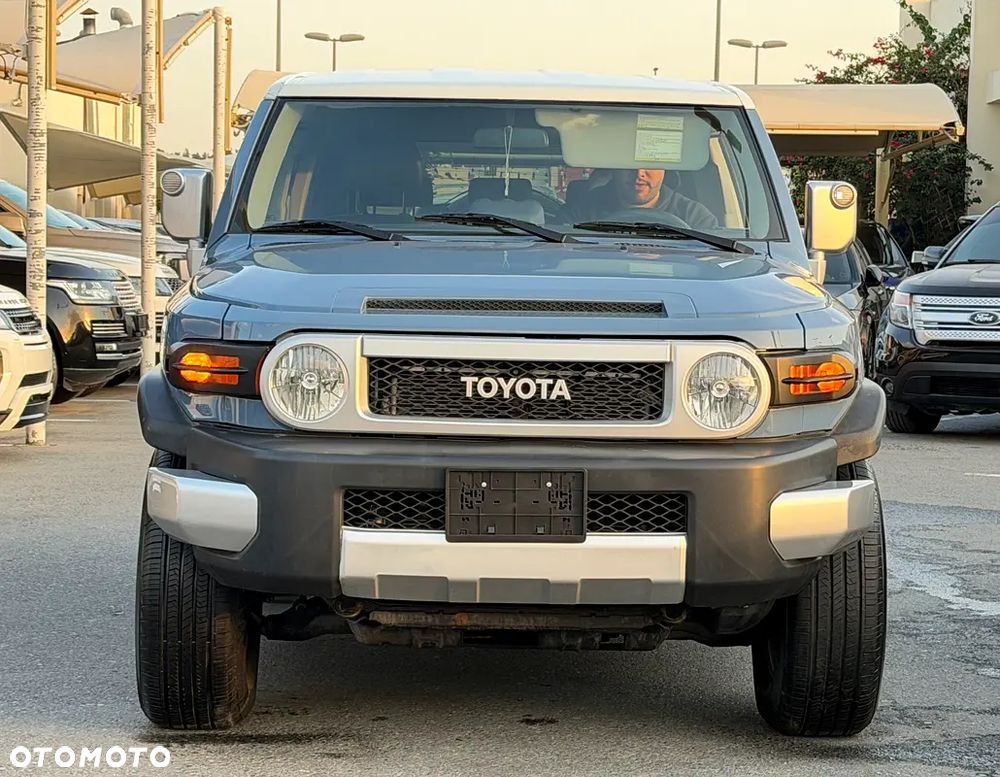 Toyota FJ - 2