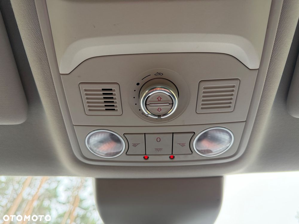 Volkswagen Sharan 2.0 TDI DSG (BlueMotion Technology) Highline - 24