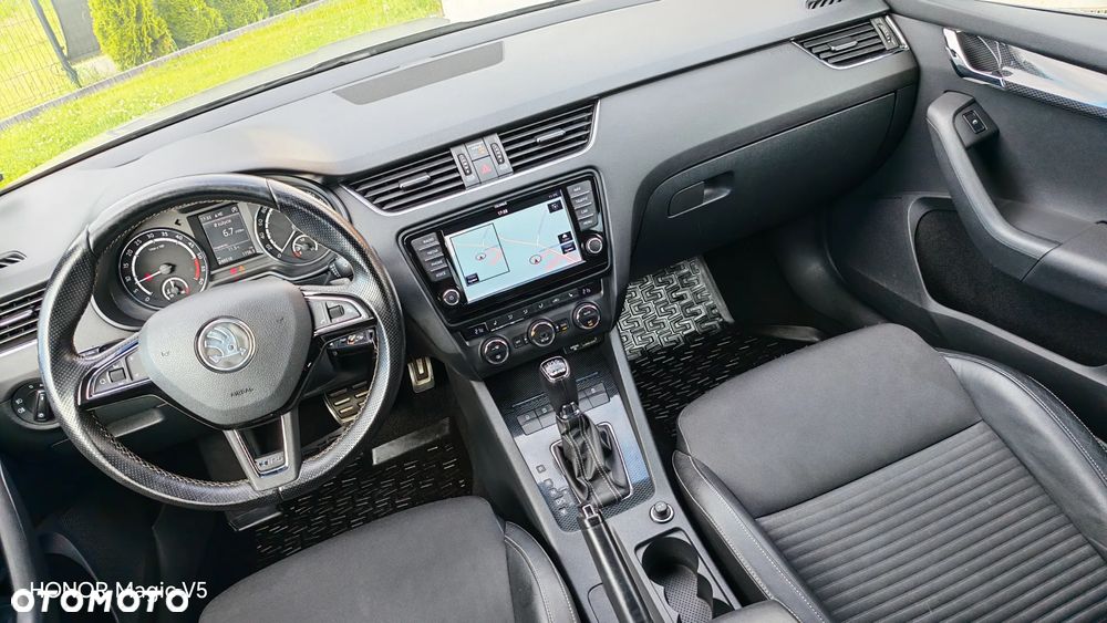Skoda Octavia 2.0 TDI DSG RS - 6