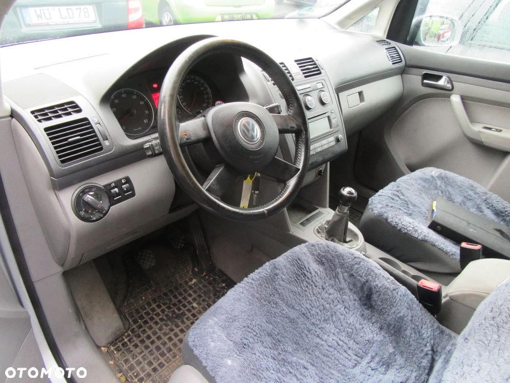 Volkswagen Touran 1.6 FSI - 15