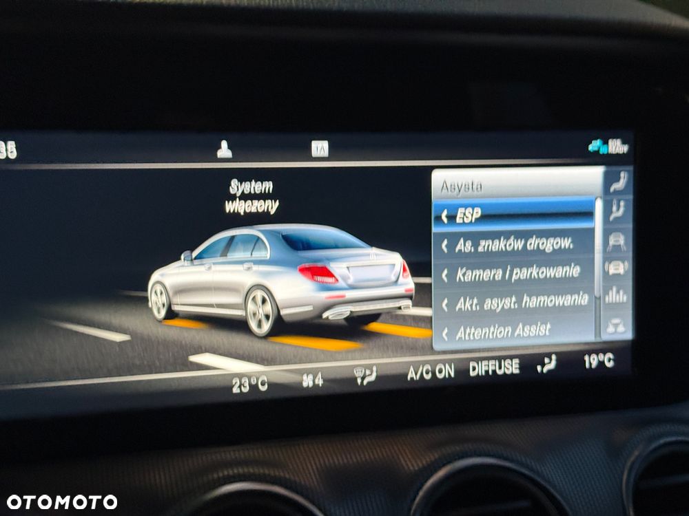 Mercedes-Benz Klasa E 220 d 4-Matic 9G-TRONIC - 16