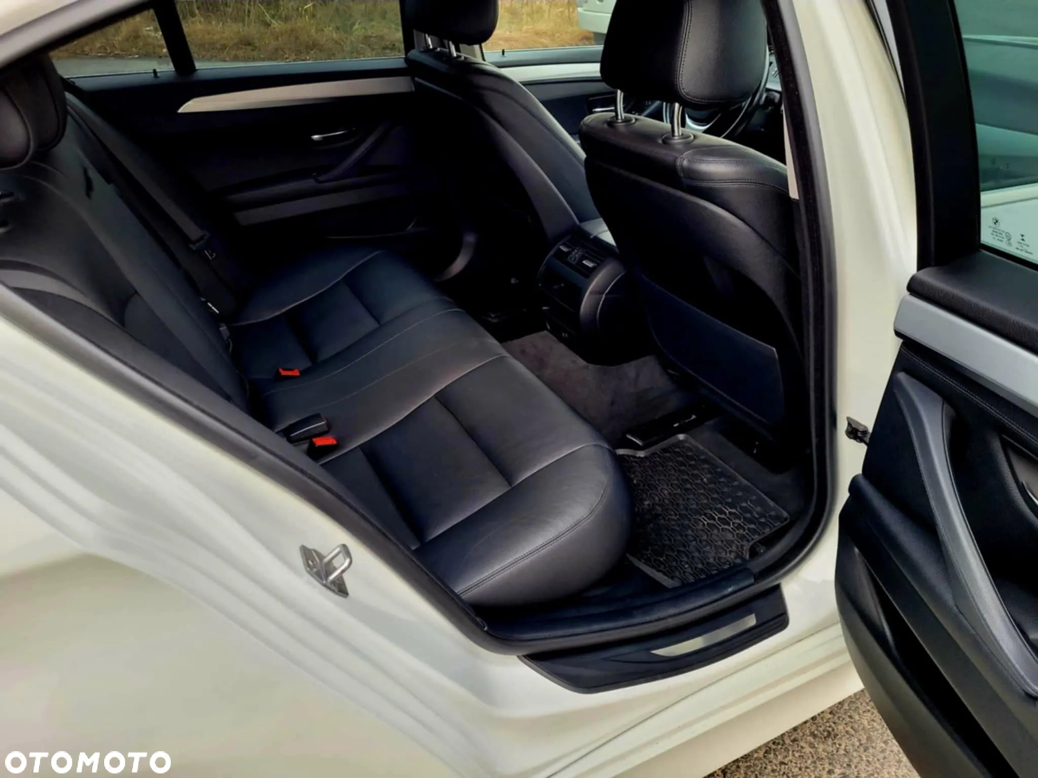 BMW Seria 5 520d xDrive - 9