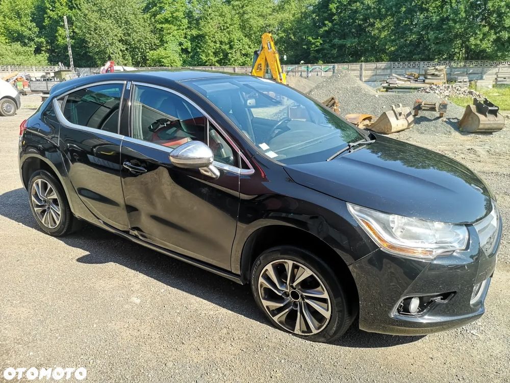Citroën DS4 1.6 HDi SoChic - 12