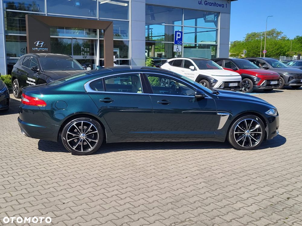 Jaguar XF 2.2 D Premium Luxury - 4