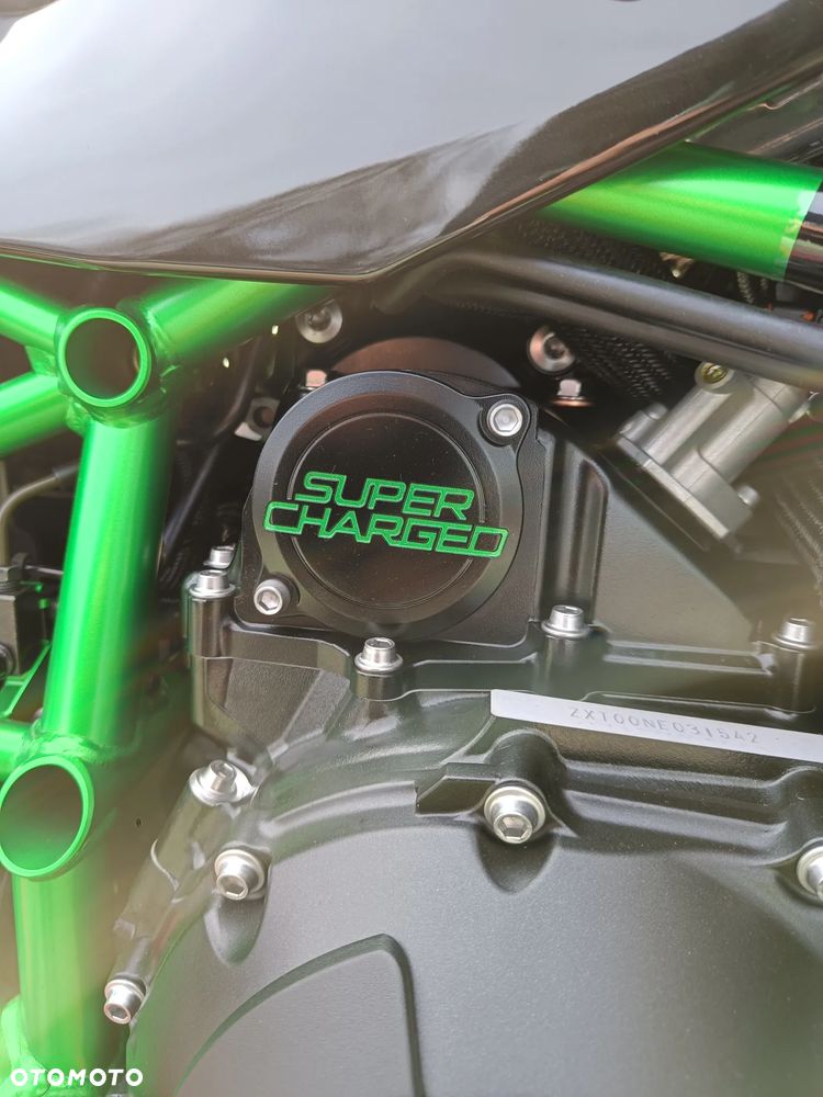 Kawasaki H2 - 21