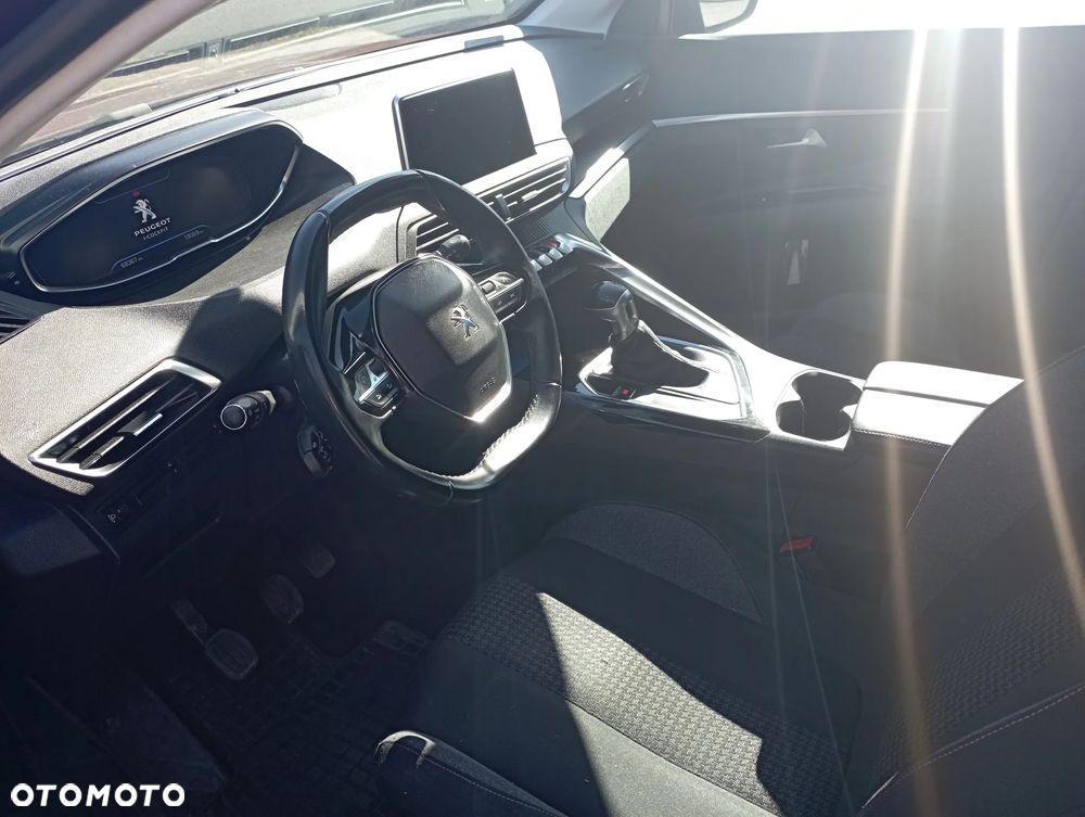 Peugeot 3008 1.2 PureTech Allure S&S - 13
