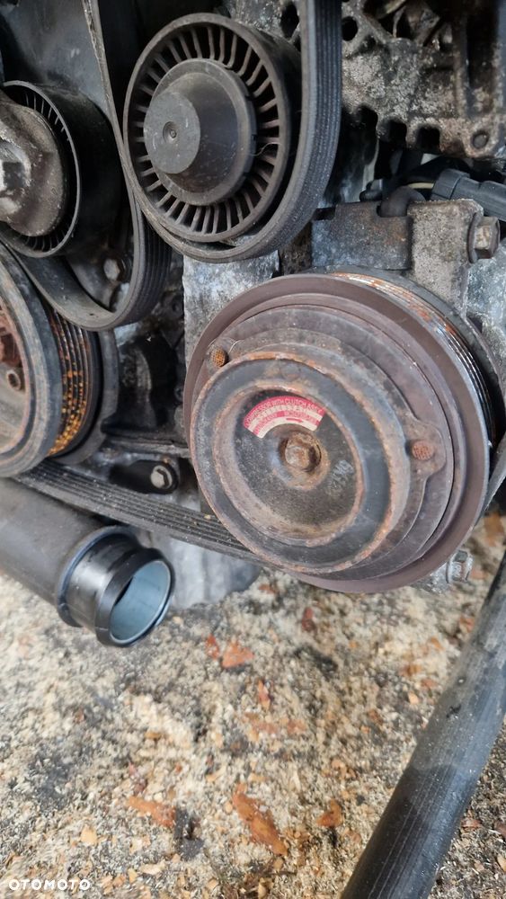 DODGE JOURNEY 2.0 SPRĘZARKA KLIMATYZACJI - 2