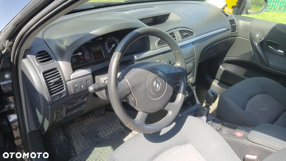 Renault Laguna 1.9 dCi FAP Emotion - 9