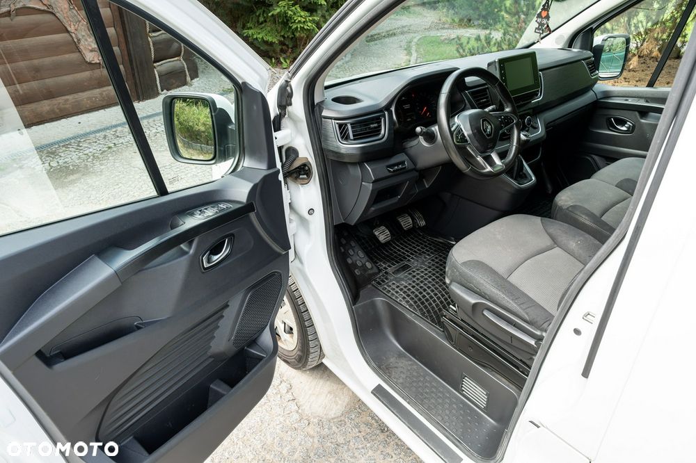 Renault Trafic Grand 2.0 dCi - 23