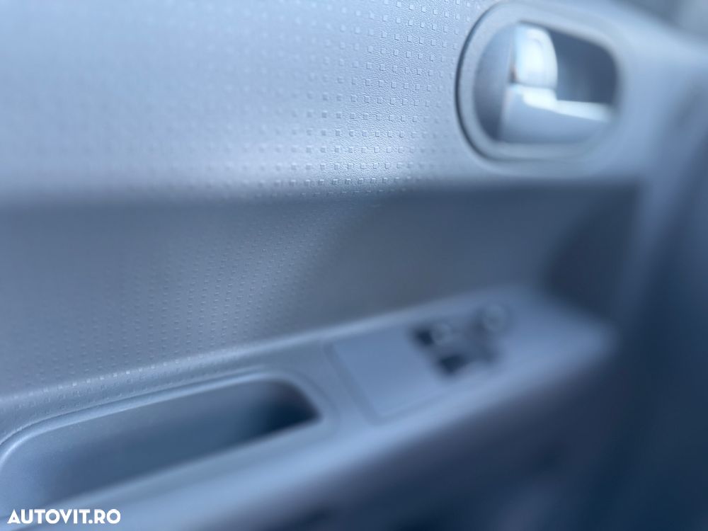 Mitsubishi Colt - 12