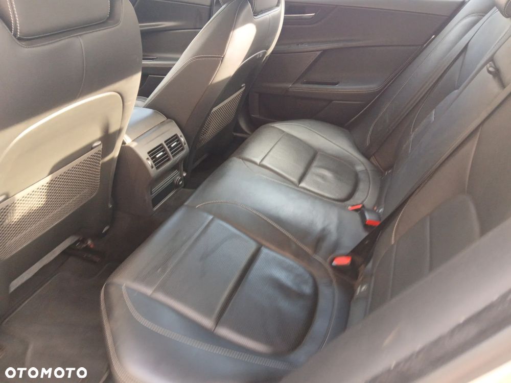 Jaguar XE 20d R-Sport Ingenium Edition - 10