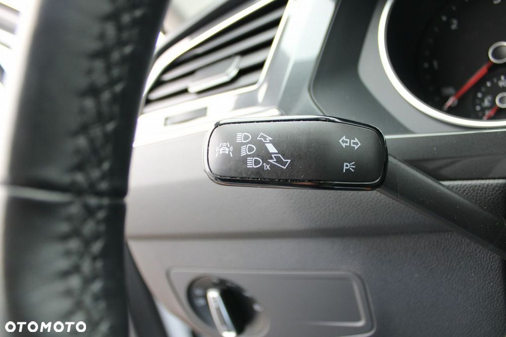 Volkswagen Tiguan Allspace 2.0 TDI SCR Comfortline - 26
