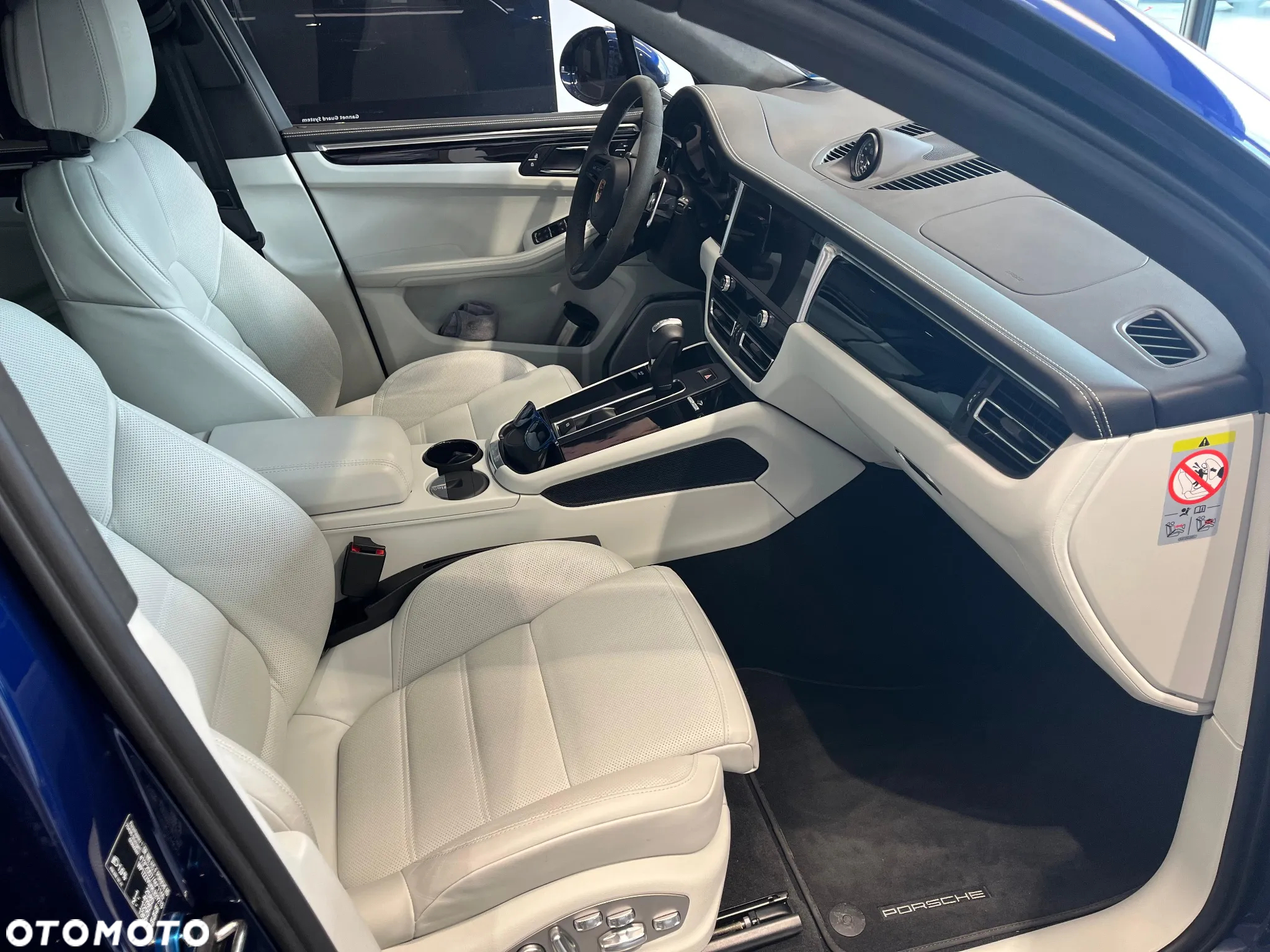 Porsche Macan S - 26