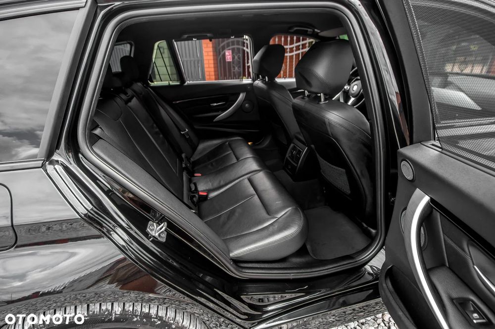 BMW Seria 3 320d Touring xDrive M Sport - 21