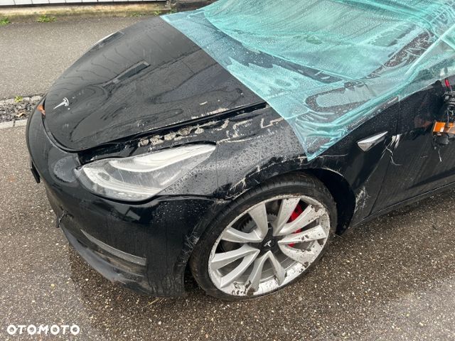 Tesla Model 3 - 7