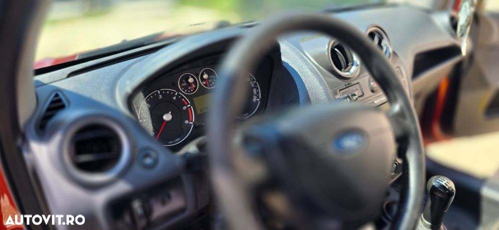 Ford Fiesta 1.4 TDCI Ambiente - 6