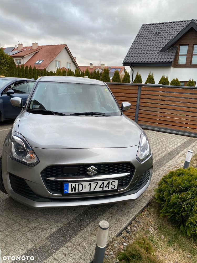 Suzuki Swift 1.2 Premium Plus CVT - 3
