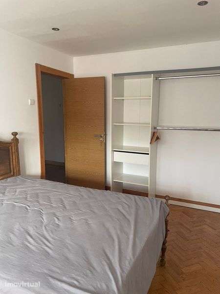 Vendo apartamento T2 em Alvalade - Grande imagem: 2/7