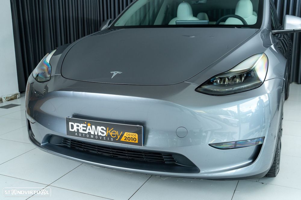 Tesla Model Y Performance Dual Motor AWD - 35