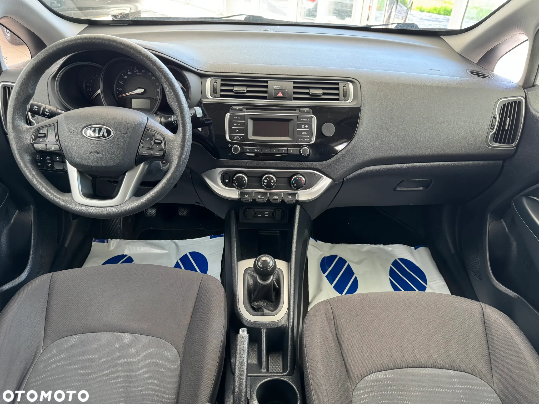 Kia Rio 1.2 Attract - 24