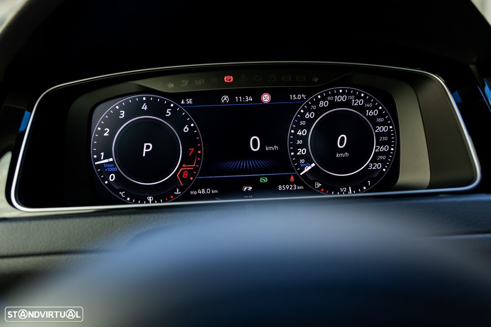 VW Golf R 4Motion BlueMotion DSG - 26
