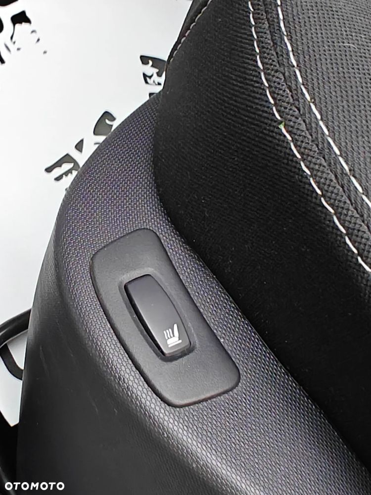 Renault Clio 1.2 16V 75 Life - 9