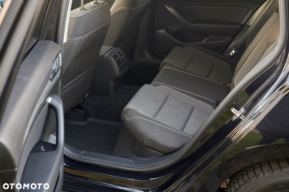 2023 Volkswagen Passat 2.0 TDI SCR Style DSG, photograph 7
