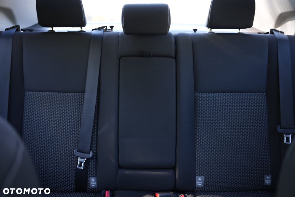 Toyota Corolla 1.4 D-4D Premium - 24
