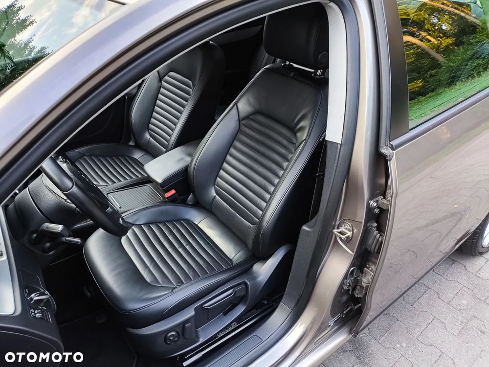 Volkswagen Passat 2.0 TDI DPF BlueMotion Technology Trendline - 17