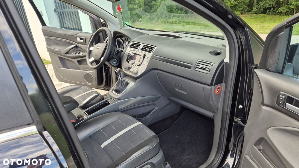 Ford Kuga - 8
