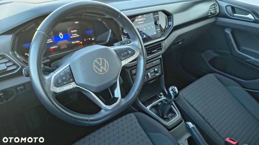 Volkswagen T-Cross - 32