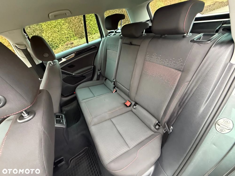 Volkswagen Golf Variant 2.0 TDI 4Motion DSG Highline - 29