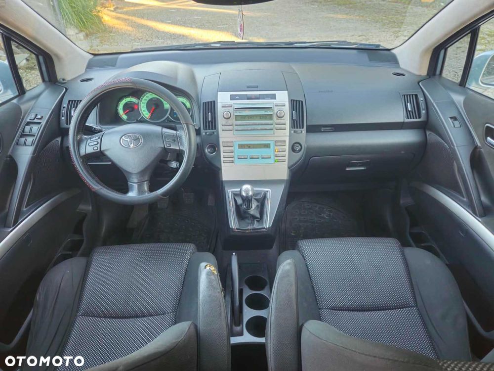 Toyota Corolla Verso - 7