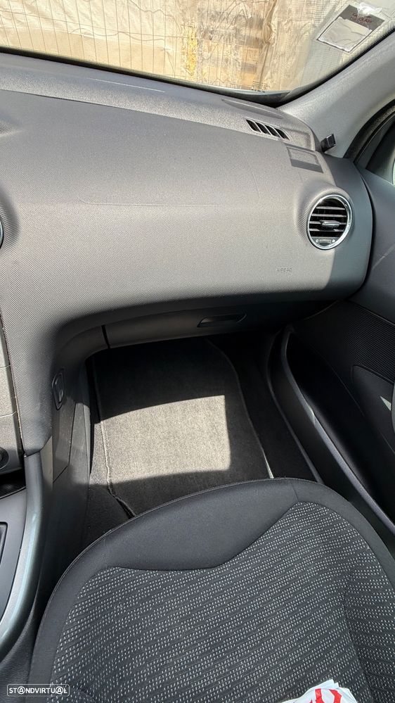 Peugeot 308 SW 1.6 HDi Premium - 27