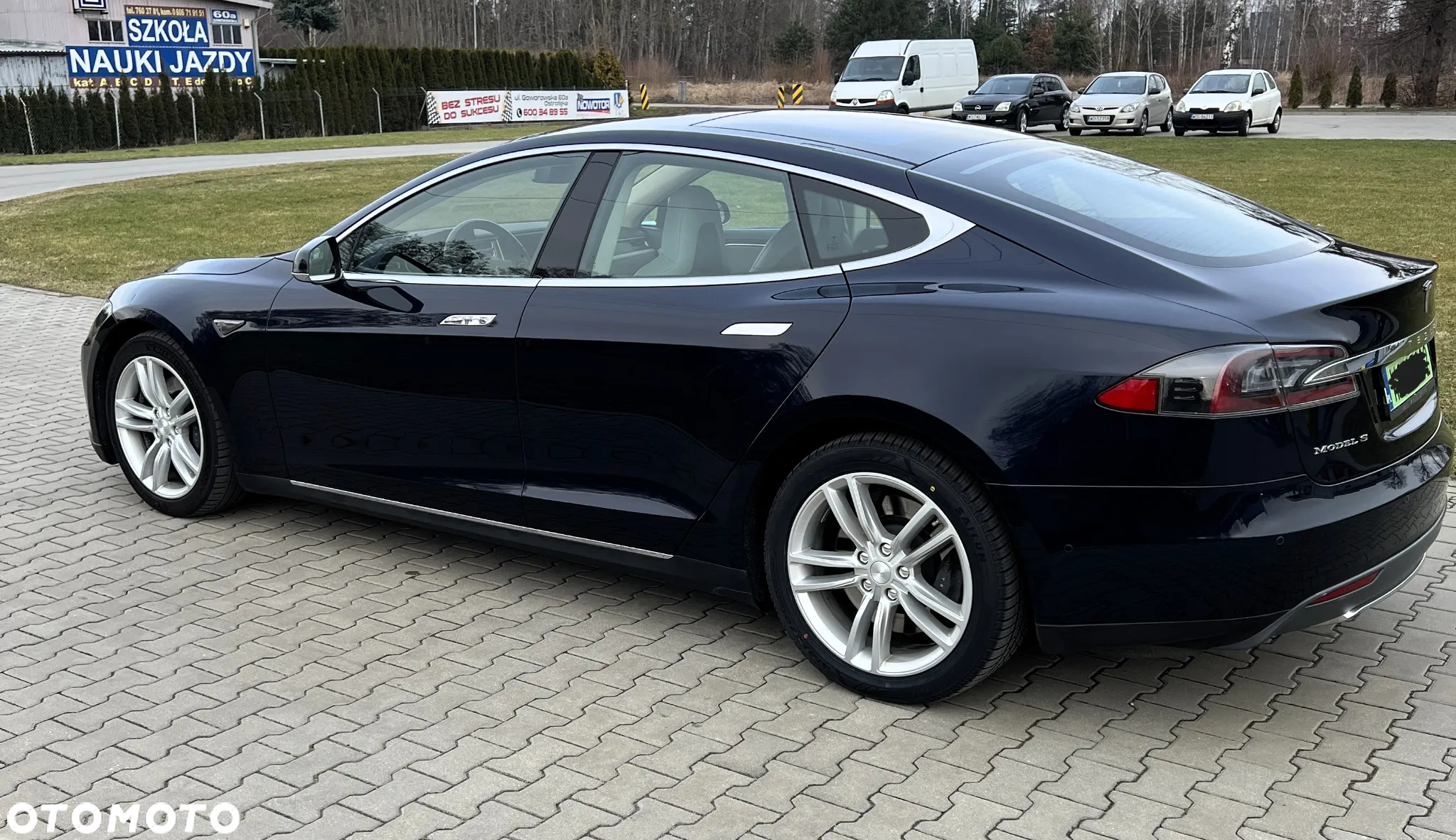 Tesla Model S 85D Allradantrieb - 17