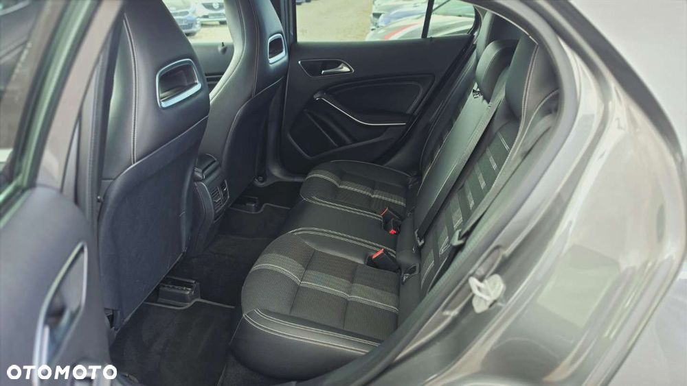 Mercedes-Benz GLA 200 7G-DCT Urban - 7