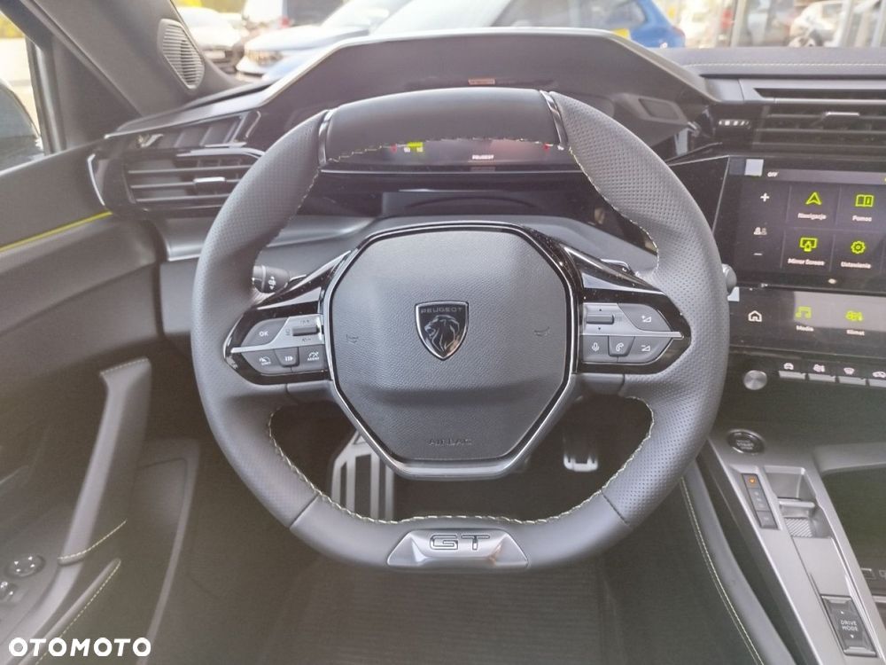 Peugeot 408 - 23