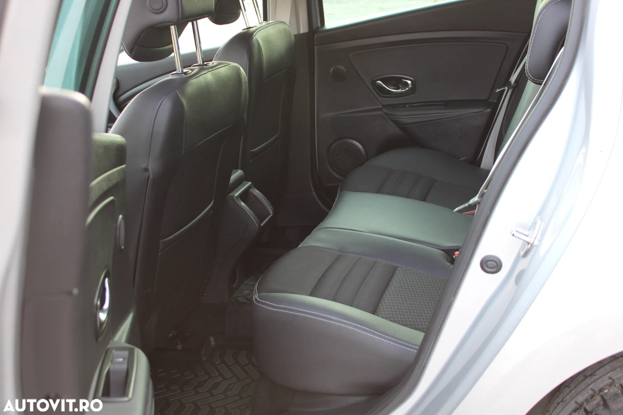 Renault Megane ENERGY dCi 130 Start & Stop Bose Edition - 14