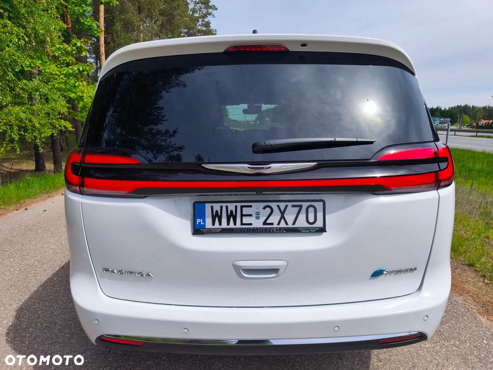Chrysler Pacifica - 2