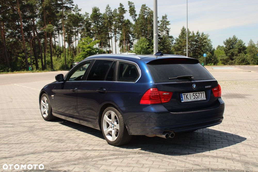 BMW Seria 3 325i xDrive Edition Exclusive - 19