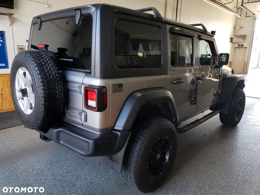 Jeep Wrangler - 3