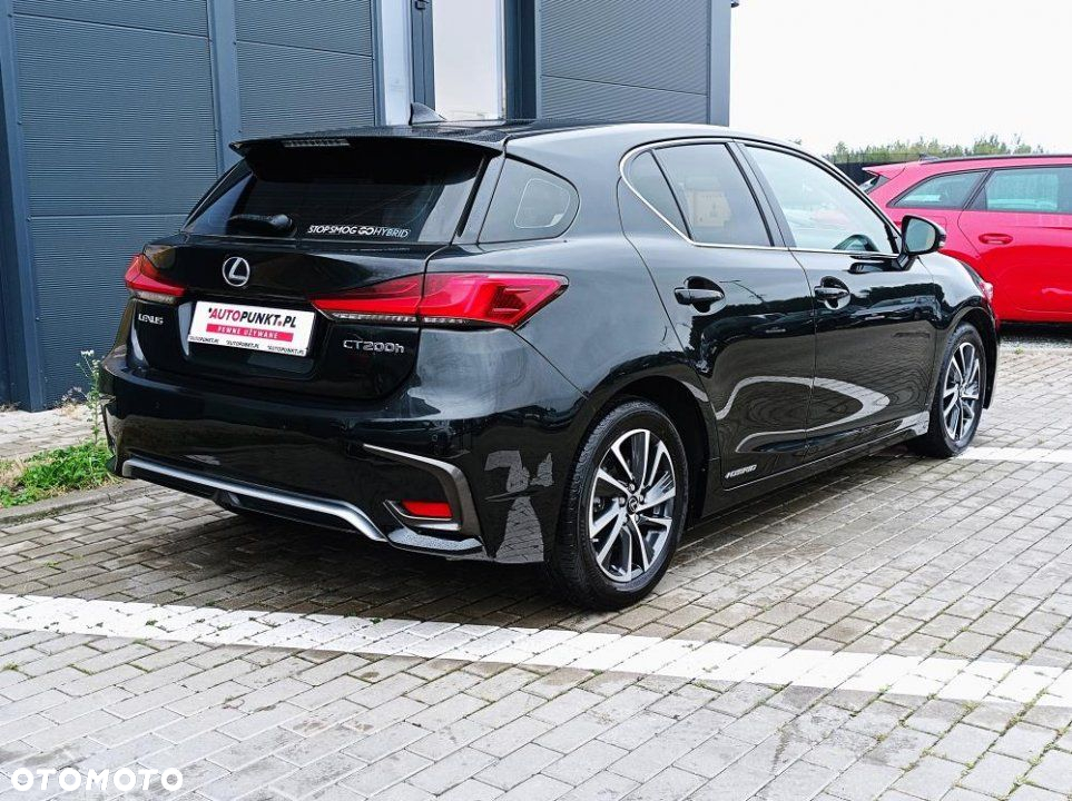 Lexus CT - 4