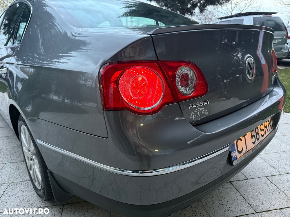 Volkswagen Passat Variant 1.9 TDI DPF Highline - 32