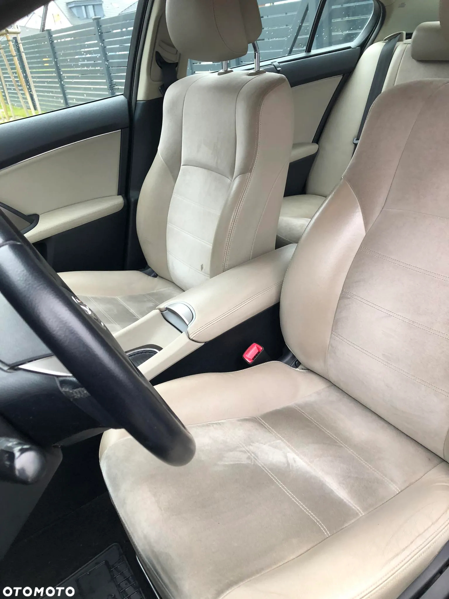 Toyota Avensis 1.8 Premium - 6