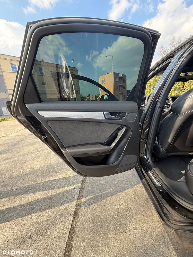 Audi A4 Limousine - 14