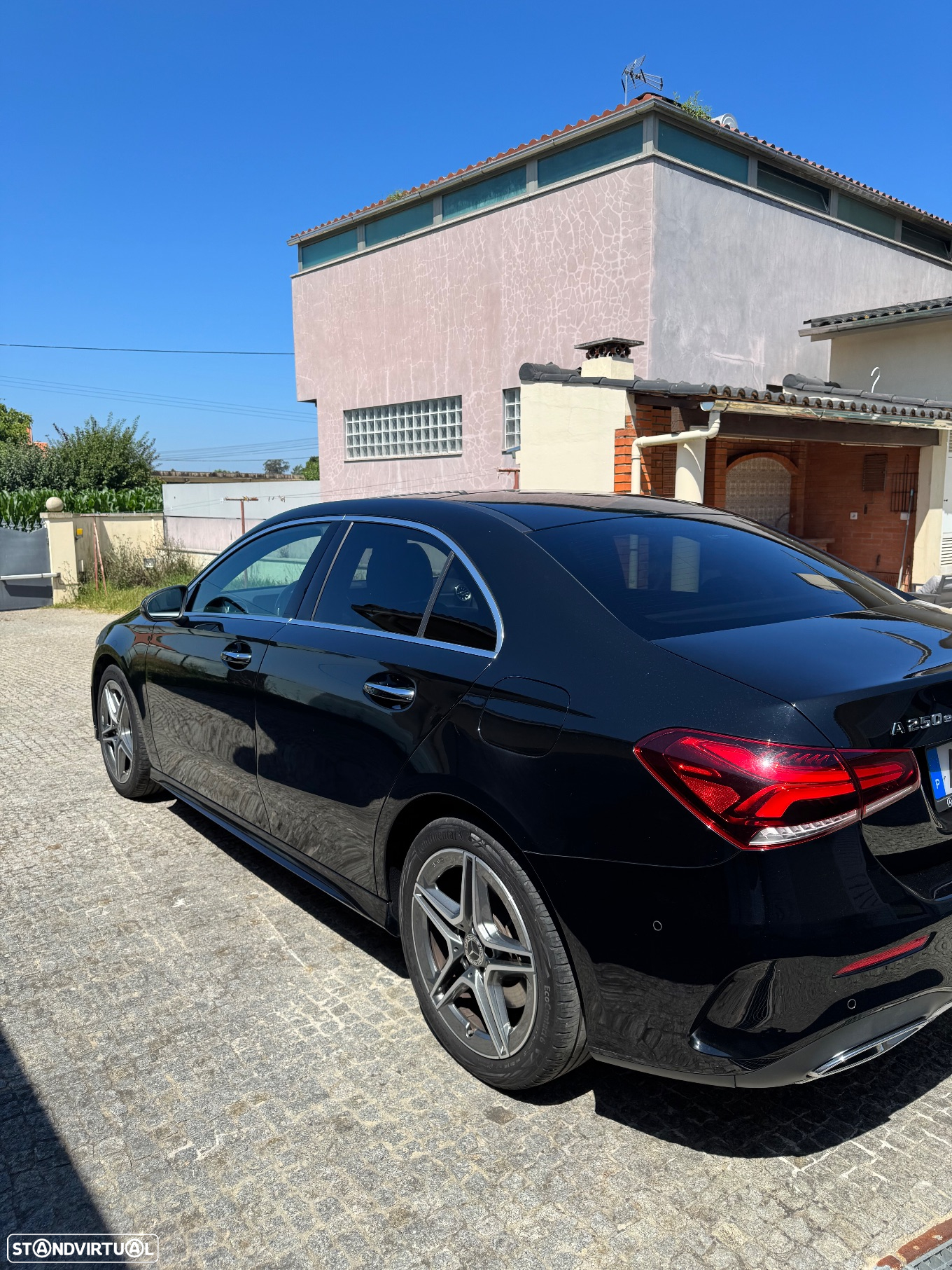 Mercedes-Benz A 250 Limousine e AMG Line - 17