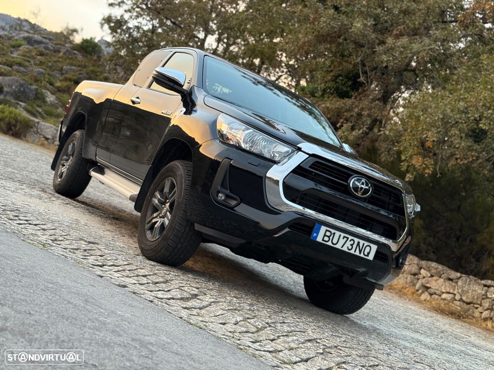 Toyota Hilux 2.8 D-4D 4WD GR Sport - 15