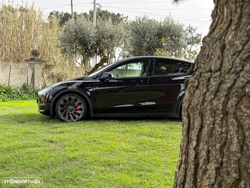 Tesla Model Y Performance Tração Integral - 11