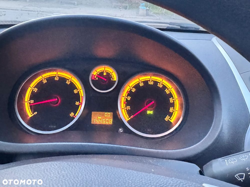 Opel Corsa 1.4 16V Enjoy - 11