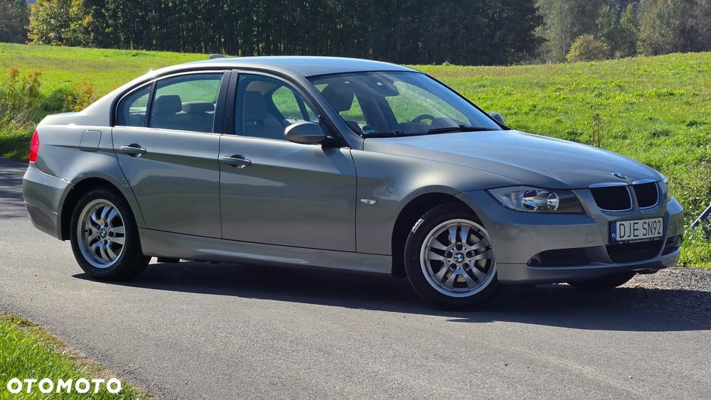 BMW Seria 3 318i - 1